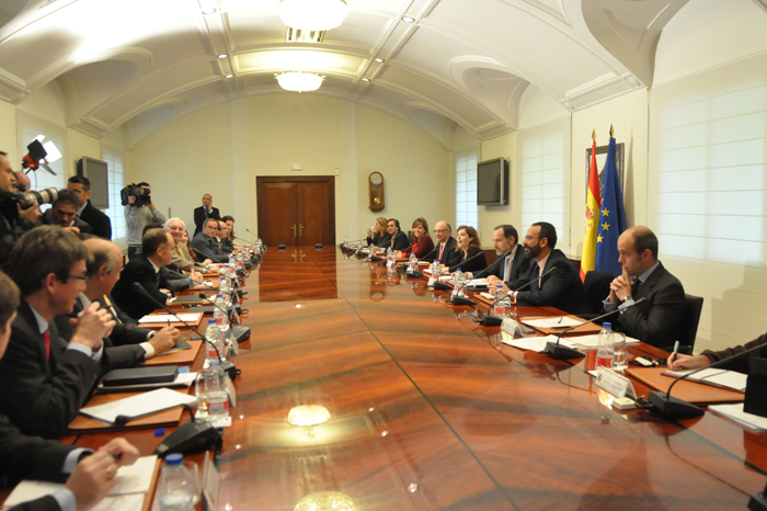 Imagen de la constitución de la Comisión para la Reforma de las Administraciones Públicas