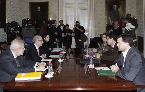 Imagen de Cristóbal Montoro en la reunion con el vicepresidente de la Junta de Andalucía, Diego Valderas