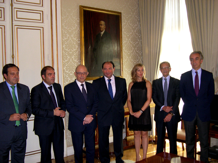 Imagen de Montoro con los representantes de los autónomos 15-07-2014