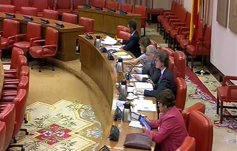 Imagen de los secretarios de Estado ante la Comisión de Presupuestos del Congreso