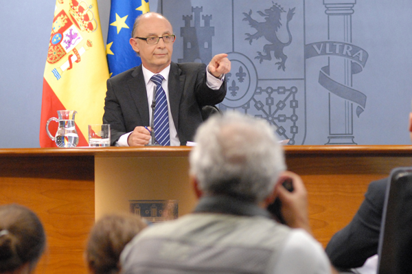 Ministro Cristóbal Montoro en la rueda de prensa del Consejo de Ministros