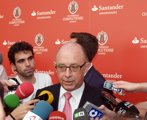 Cristóbal Montoro en los Cursos de Verano de la UCM en El Escorial