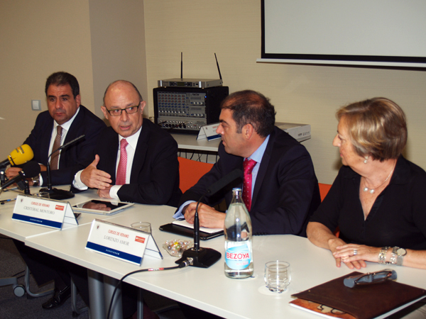 Cristóbal Montoro en los Cursos de Verano de la UCM en El Escorial