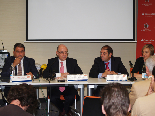 Cristóbal Montoro en los Cursos de Verano de la UCM en El Escorial