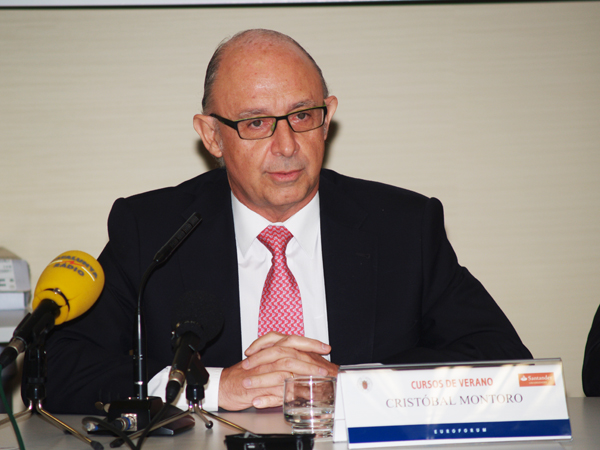 Cristóbal Montoro en los Cursos de Verano de la UCM en El Escorial