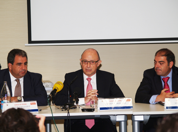 Cristóbal Montoro en los Cursos de Verano de la UCM en El Escorial