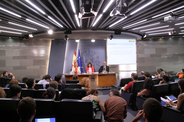 Montoro en la rueda de prensa del Consejo de Ministros