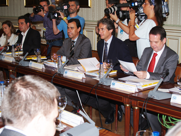 Imágenes de la reunión de la Comisión Nacional de Administración Local