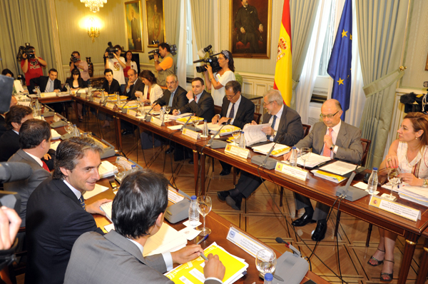 Imágenes de la reunión de la Comisión Nacional de Administración Local