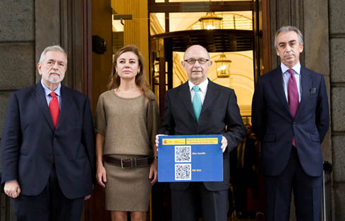 Imagen de Montoro presentando en el Congreso el Proyecto de Ley de Presupuestos Generales del Estado para 2013