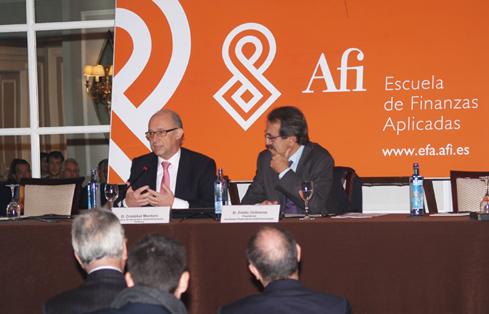 Imagen de Cristóbal Montoro en las Jorndadas de AFI sobre las administraciones públicas