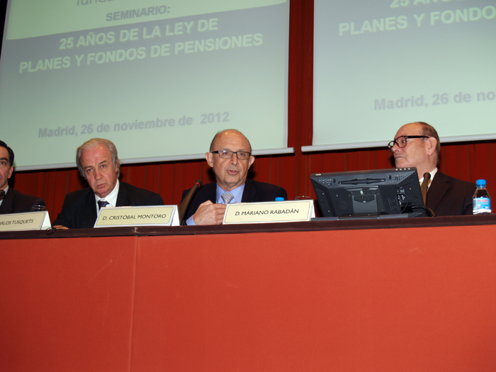 Imágenes del acto de clausura, presidido por el ministro de Hacienda y Adminitraciones Públicas, Cristóbal Montoro