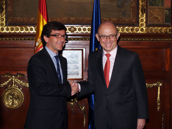 Imagen de Cristóbal Montoro recibiendo a su homólogo de Andorra, Jordi Cinca