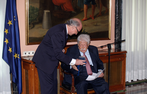 Imagen de Cristobal Montoro con José Barea
