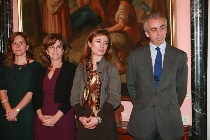 Imagen distinción por Méritos al profesor José Barea