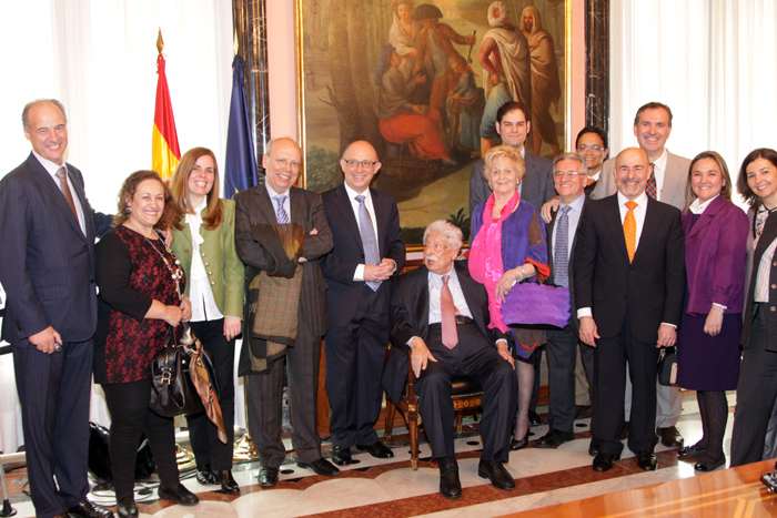 Imagen distinción por Méritos al profesor José Barea