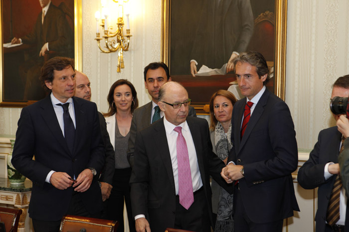 Imagen Montoro presidiendo la Comisión Nacional de Administración Local