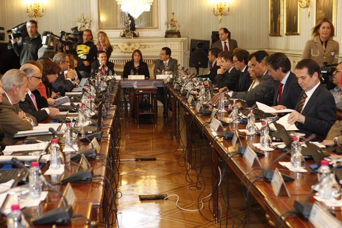 Imagen Montoro presidiendo la Comisión Nacional de Administración Local