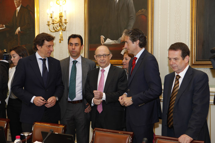 Imagen Montoro presidiendo la Comisión Nacional de Administración Local