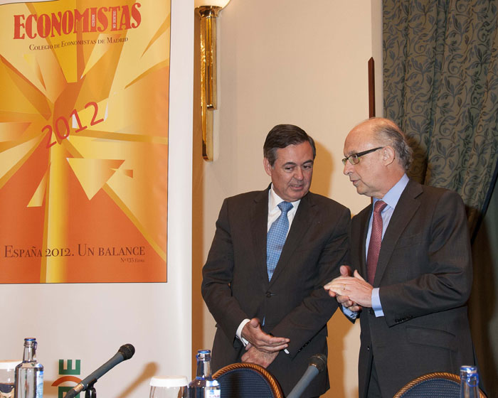 Imagen de Montoro en la presentacion de la revista Economistas