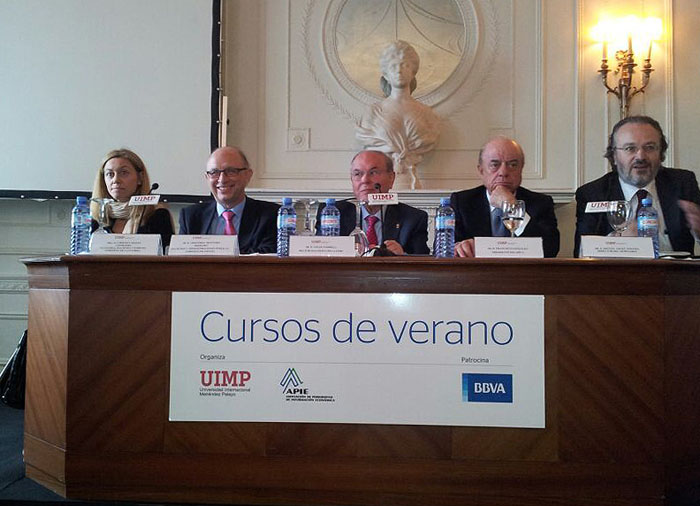 Imagen de Montoro en el Seminario de Competitividad y Marca España