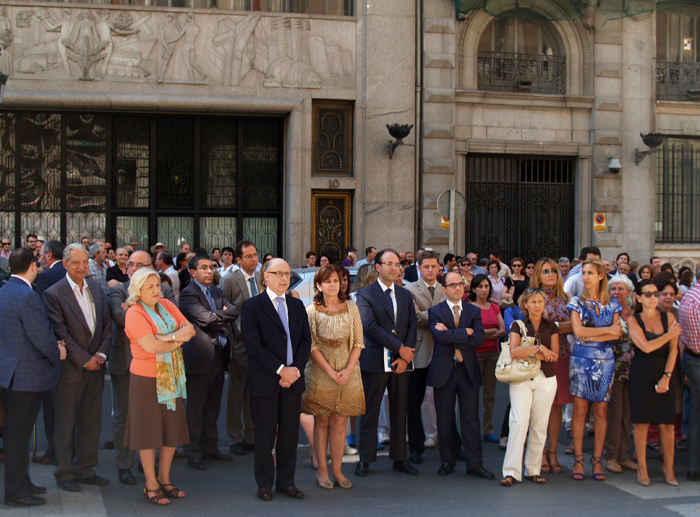 Imagen minuto de silencio en el Ministerio de Hacienda y Administraciones Públicas