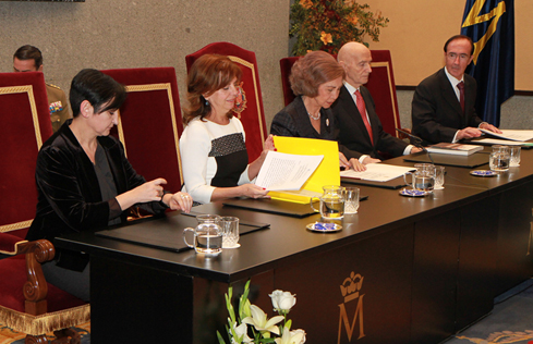 Imagen de la entrega del premio Tomás Francisco Prieto 2013