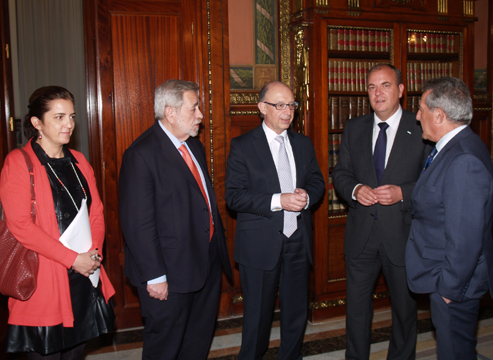 Imagen de la reunión con José Antonio Monago