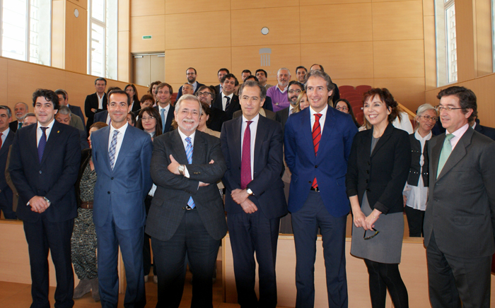 Imagen del acto de firma del protocolo de adhesión de la Comunidad de Madrid a la plataforma Emprende en 3
