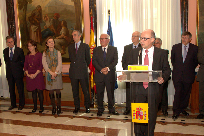 Imagen de la entrega de la Distinción por méritos a los miembros de la Comisión Lagares
