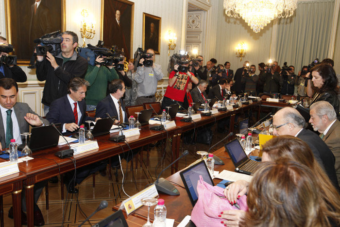 Imagen Montoro presidiendo la Comisión Nacional de Administración Local
