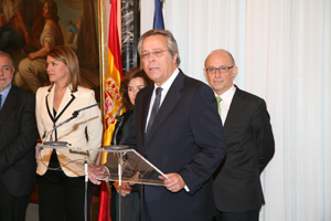 Ramón Aguirre pronuncia unas palabras